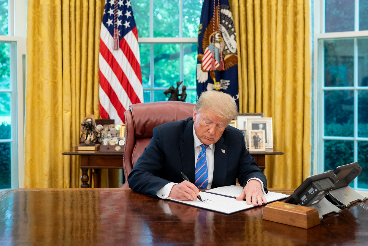 Trump Signs AI Directive