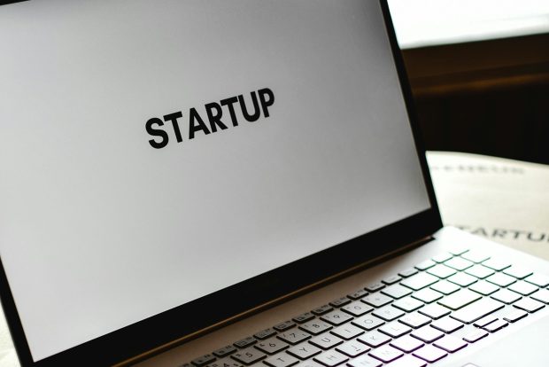 Startup laptop image Photo Pexels Eva Bronzini